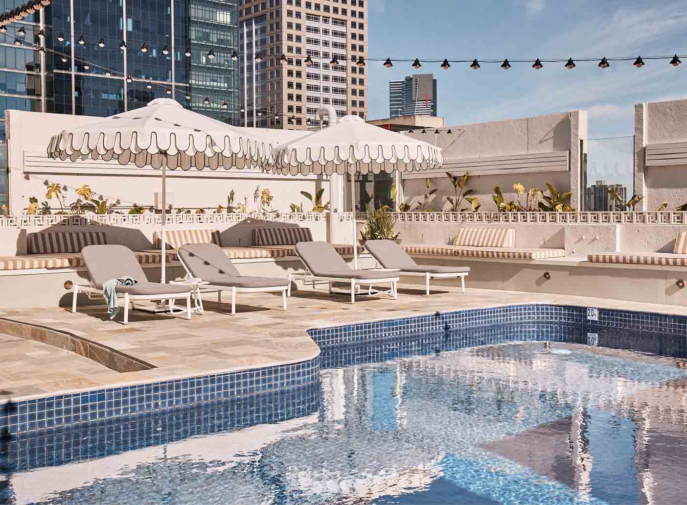 Rooftop Pool @ Rydges Melbourne